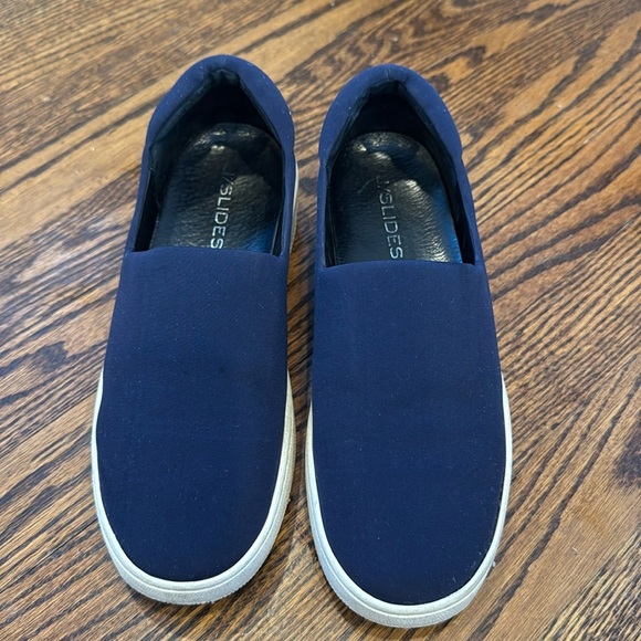 J Slides navy thick scuba fabric white sidewall slip on  loafers. Padded heel. - Picture 1 of 5